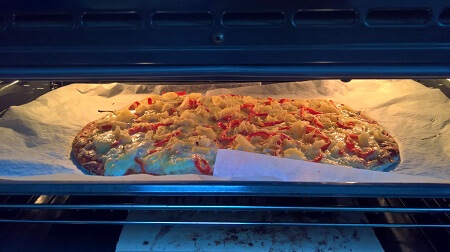 pizza in de oven